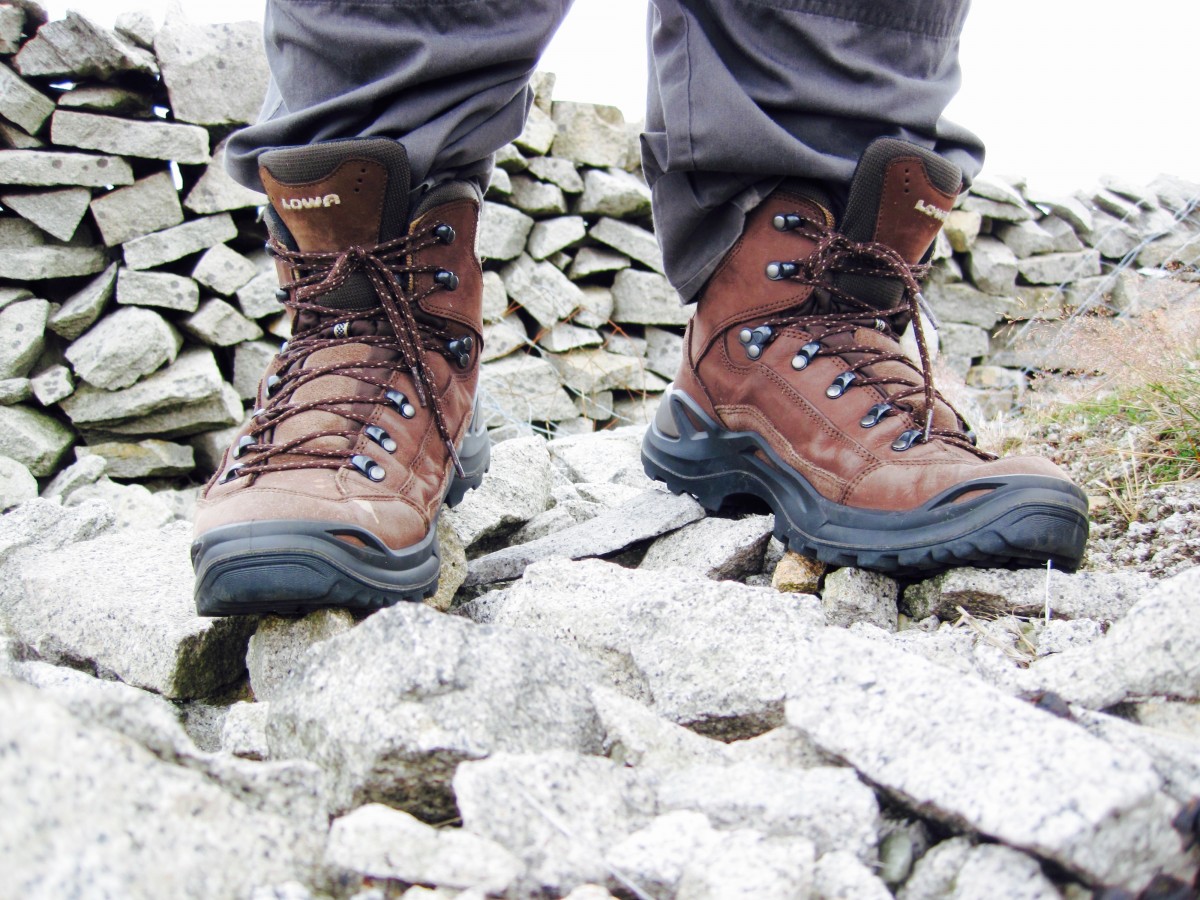 Lowa Renegade GTX Mid – Boot Review – HikersBlog